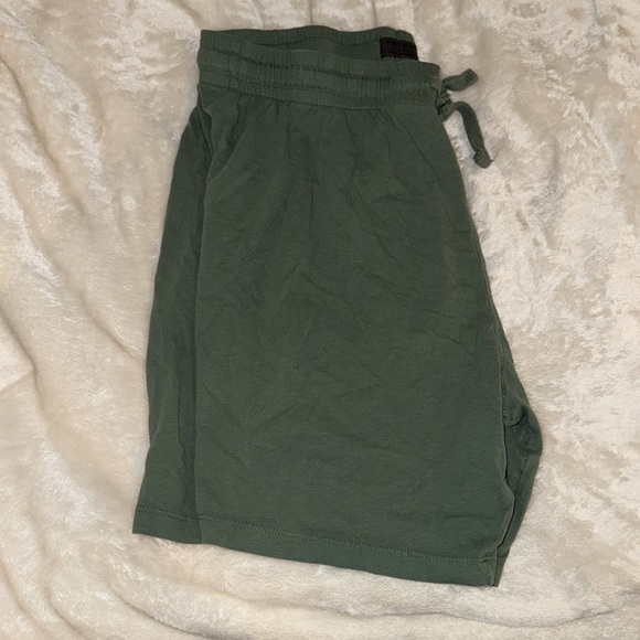 PRIMARK Army green shorts - Picture 4 of 5